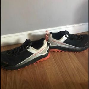 Woman’s size 10 running shoes